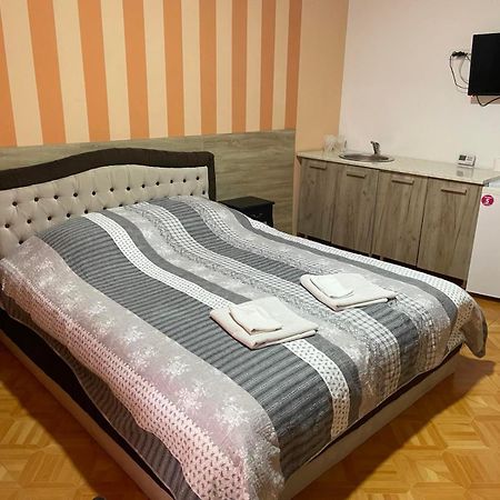 Bed&Breakfast Intermezzo Caffe Kikinda Exterior photo